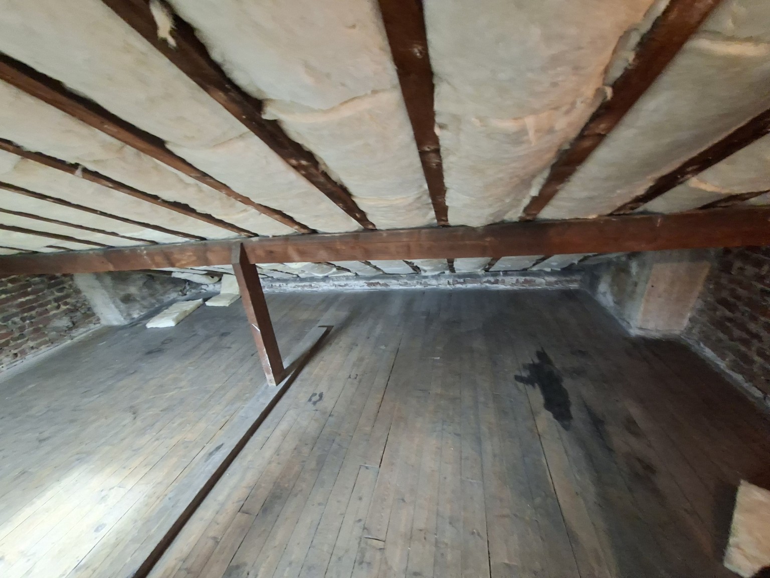 Pose isolant sous toiture à Noisy-le-Sec